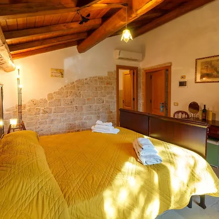 La Maison - Tenuta Colavecchio 4*