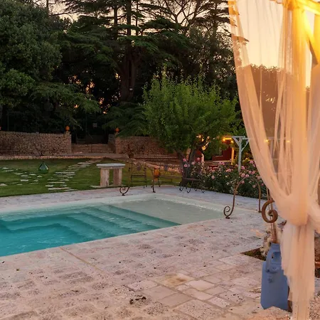 La Maison - Tenuta Colavecchio 4*
