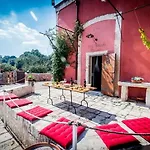 La Maison - Tenuta Colavecchio 4* Putignano