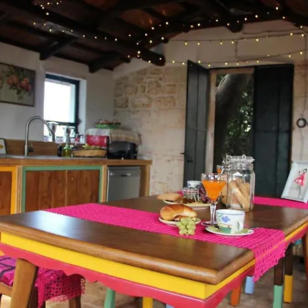 La Maison - Tenuta Colavecchio Guest house
