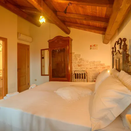 La Maison - Tenuta Colavecchio Guest house